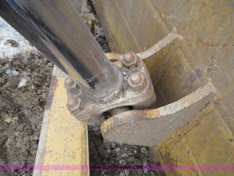 image for item D7173 2001 Caterpillar D6R XW dozer