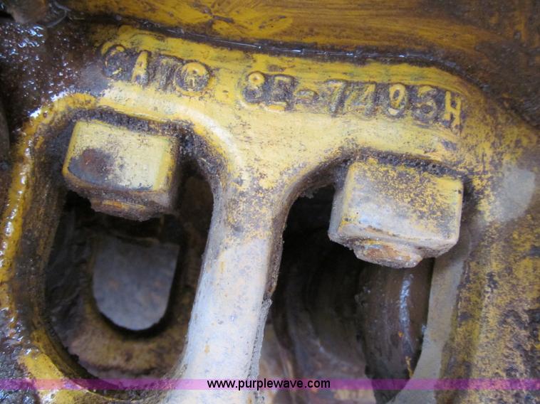 image for item D7173 2001 Caterpillar D6R XW dozer