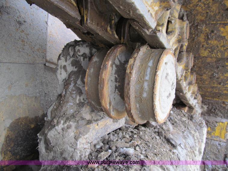 image for item D7173 2001 Caterpillar D6R XW dozer