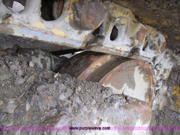 image for item D7173 2001 Caterpillar D6R XW dozer