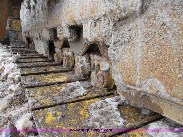 image for item D7173 2001 Caterpillar D6R XW dozer