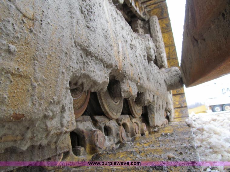 image for item D7173 2001 Caterpillar D6R XW dozer