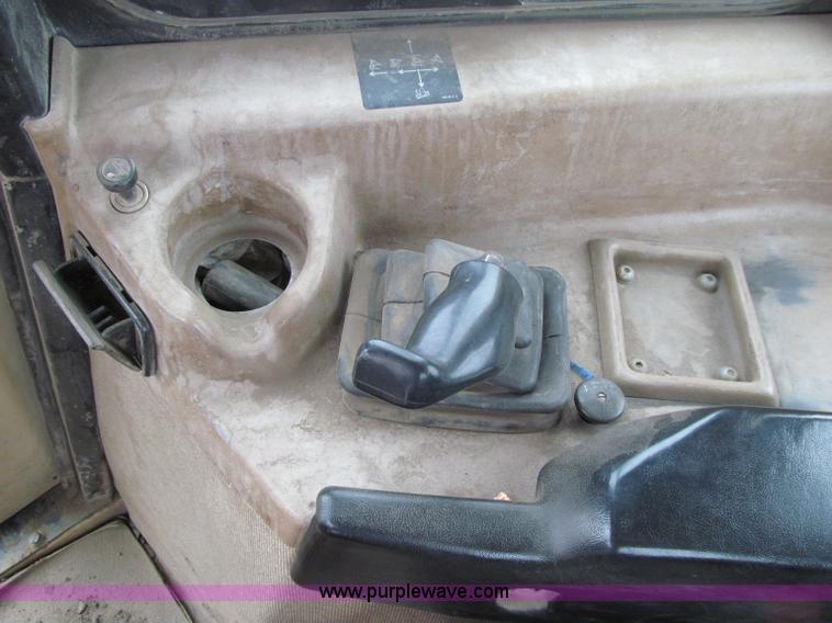 image for item D7173 2001 Caterpillar D6R XW dozer