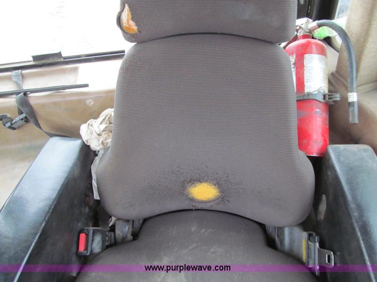 image for item D7173 2001 Caterpillar D6R XW dozer