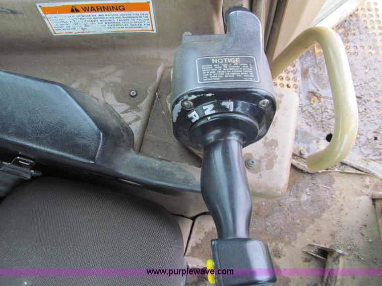 image for item D7173 2001 Caterpillar D6R XW dozer