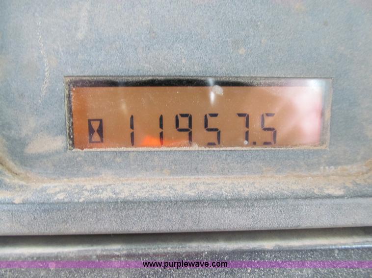 image for item D7173 2001 Caterpillar D6R XW dozer