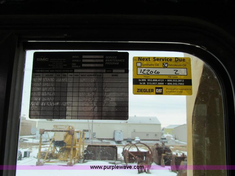 image for item D7173 2001 Caterpillar D6R XW dozer