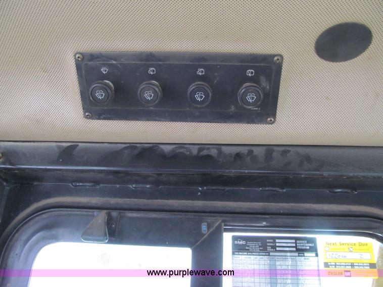 image for item D7173 2001 Caterpillar D6R XW dozer