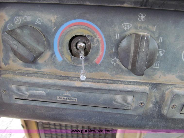 image for item D7173 2001 Caterpillar D6R XW dozer