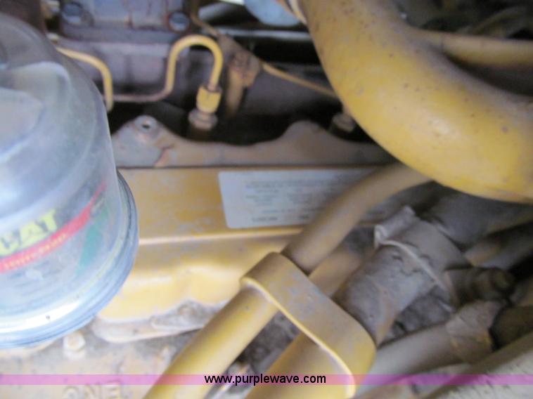 image for item D7173 2001 Caterpillar D6R XW dozer