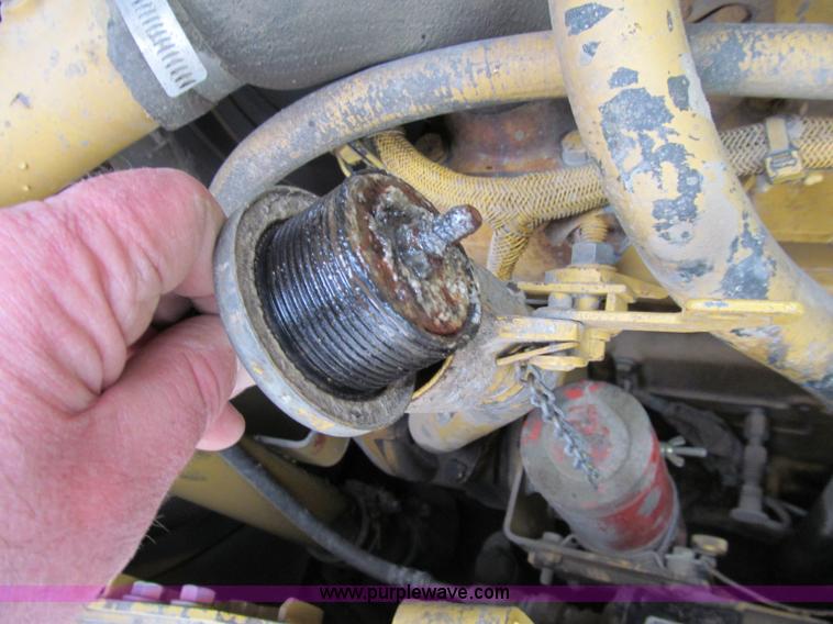 image for item D7173 2001 Caterpillar D6R XW dozer