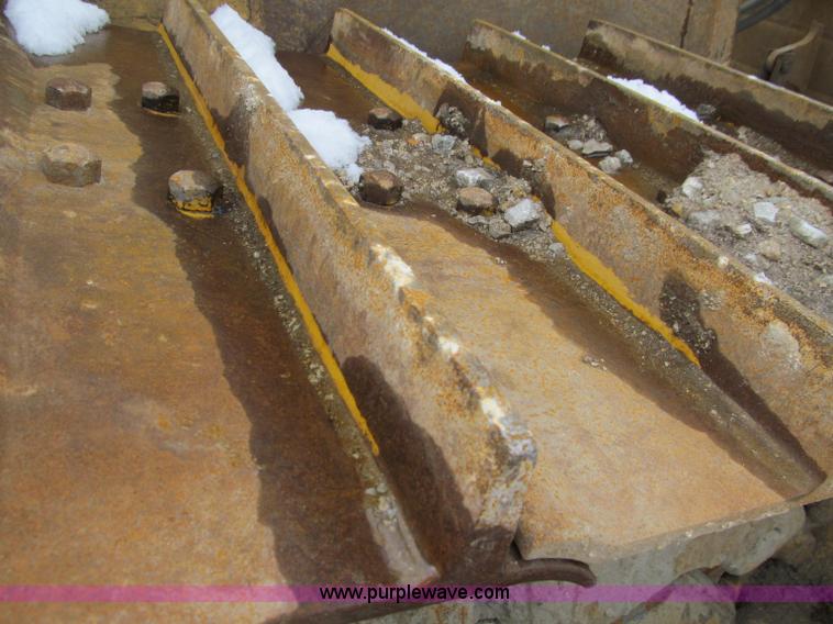 image for item D7173 2001 Caterpillar D6R XW dozer