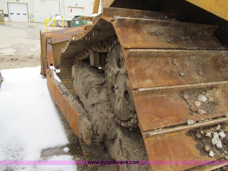 image for item D7173 2001 Caterpillar D6R XW dozer