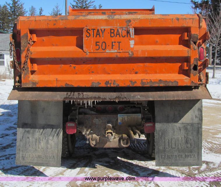 image for item D7242 1997 Ford N7000 dump truck