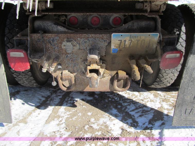 image for item D7242 1997 Ford N7000 dump truck