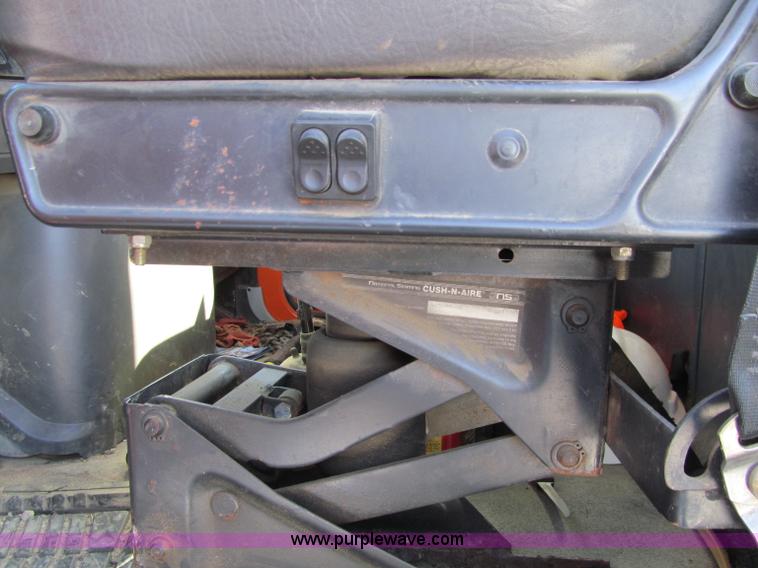 image for item D7242 1997 Ford N7000 dump truck