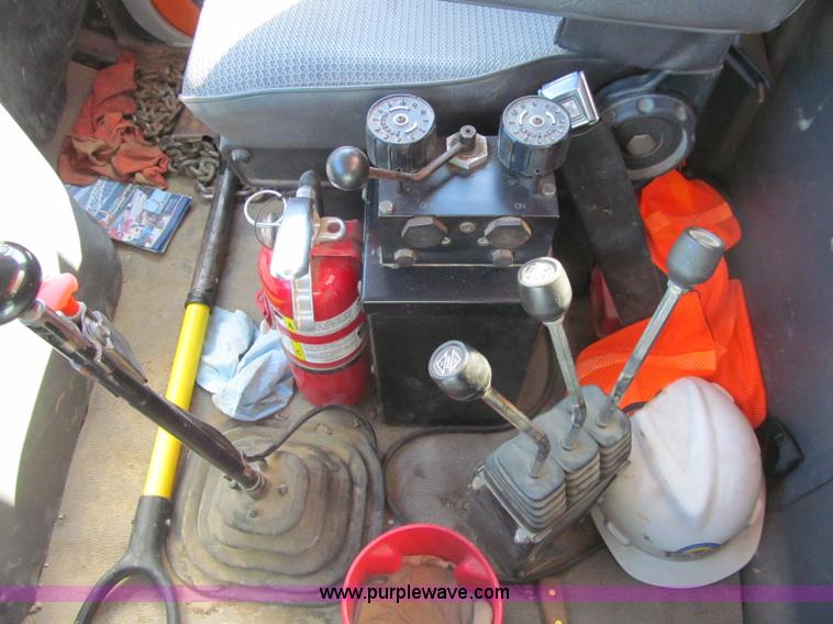 image for item D7242 1997 Ford N7000 dump truck