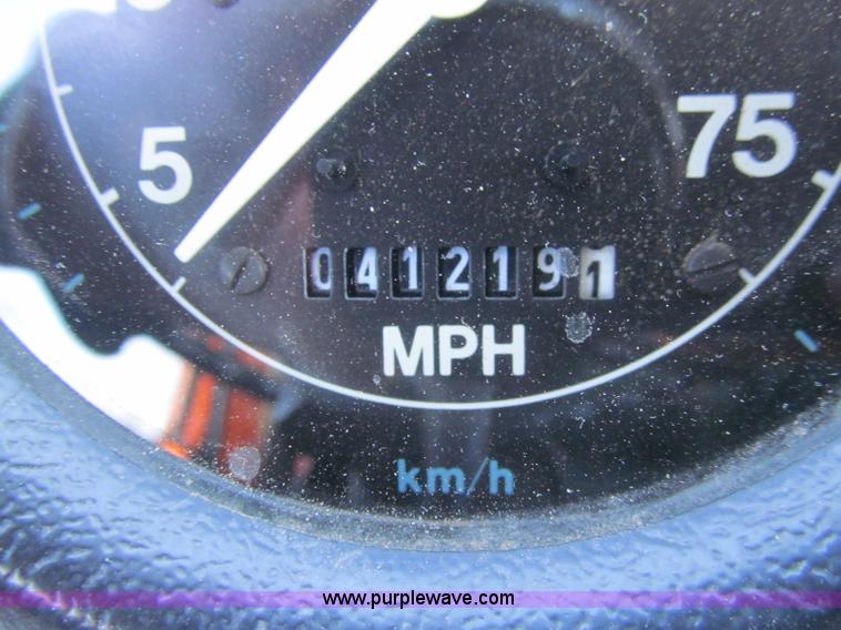 image for item D7242 1997 Ford N7000 dump truck