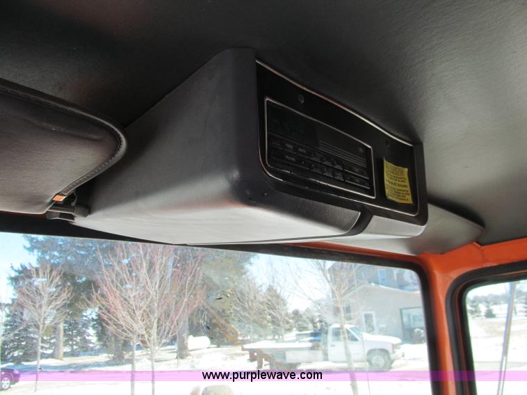 image for item D7242 1997 Ford N7000 dump truck