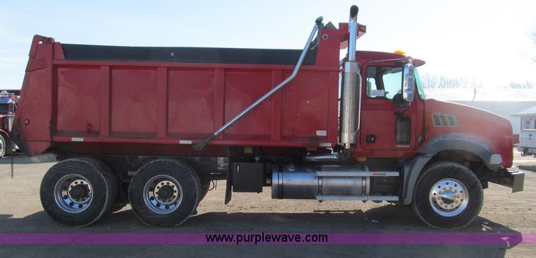 image for item D7244 2007 Mack CT713 Granite tandem axle dump truck