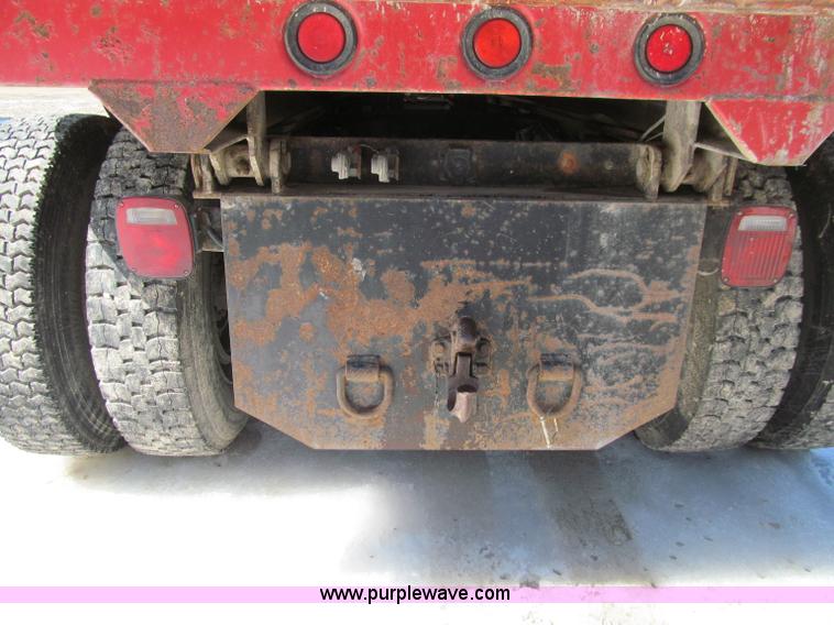 image for item D7248 1993 Ford L9000 Aeromax dump truck