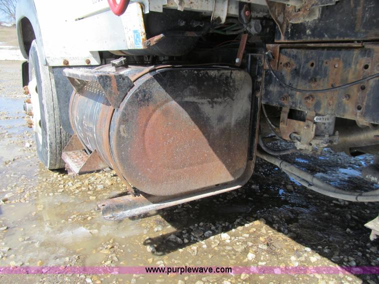 image for item D7248 1993 Ford L9000 Aeromax dump truck