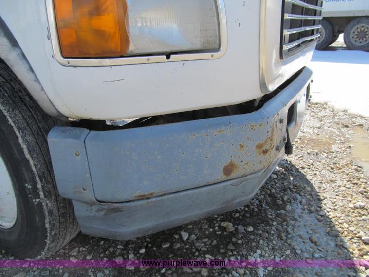 image for item D7248 1993 Ford L9000 Aeromax dump truck