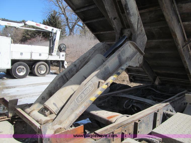 image for item D7248 1993 Ford L9000 Aeromax dump truck