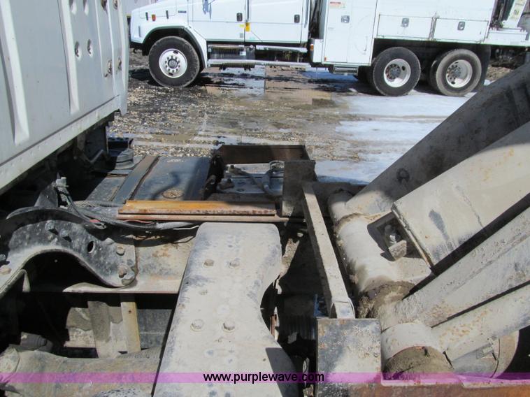 image for item D7248 1993 Ford L9000 Aeromax dump truck