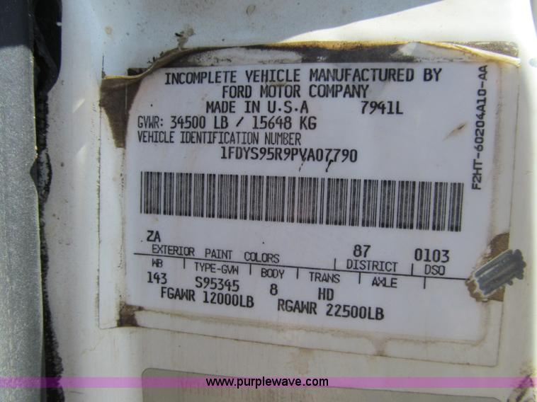 image for item D7248 1993 Ford L9000 Aeromax dump truck