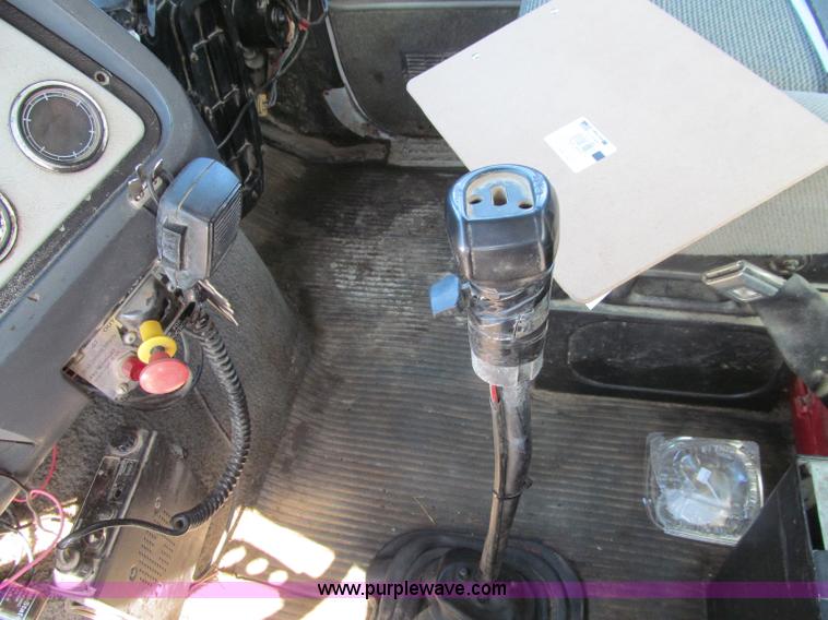 image for item D7248 1993 Ford L9000 Aeromax dump truck