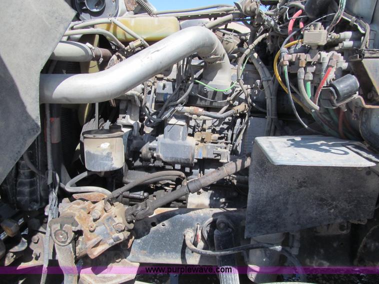 image for item D7248 1993 Ford L9000 Aeromax dump truck