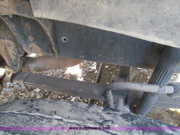 image for item D7248 1993 Ford L9000 Aeromax dump truck