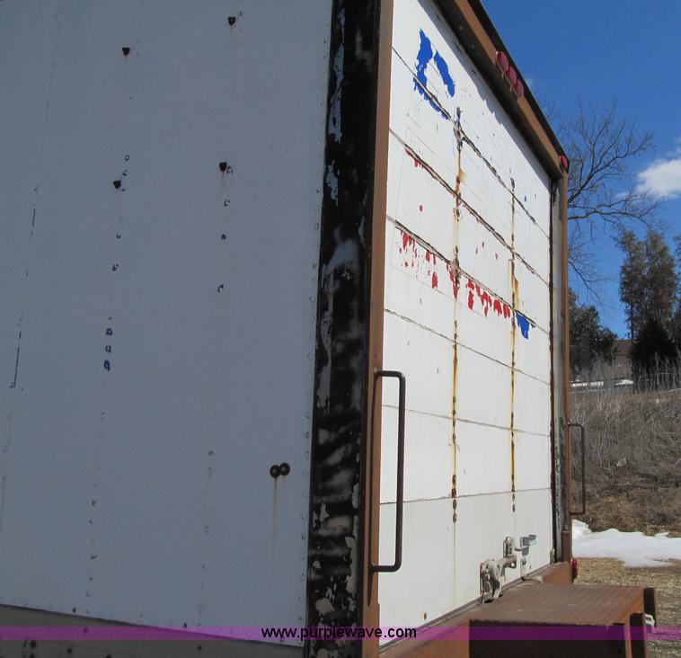 image for item D7249 1990 Ford CL9000 box truck