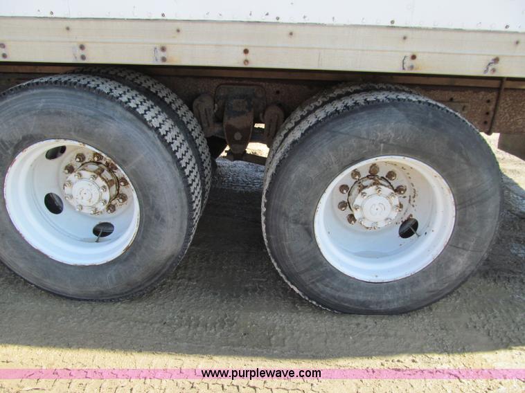 image for item D7249 1990 Ford CL9000 box truck