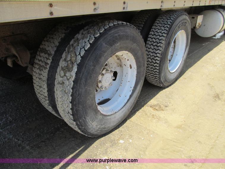 image for item D7249 1990 Ford CL9000 box truck