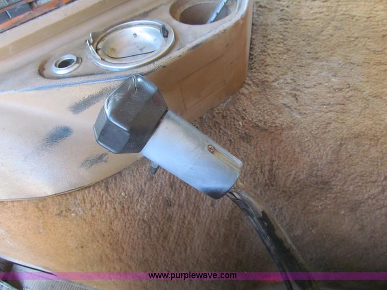 image for item D7249 1990 Ford CL9000 box truck