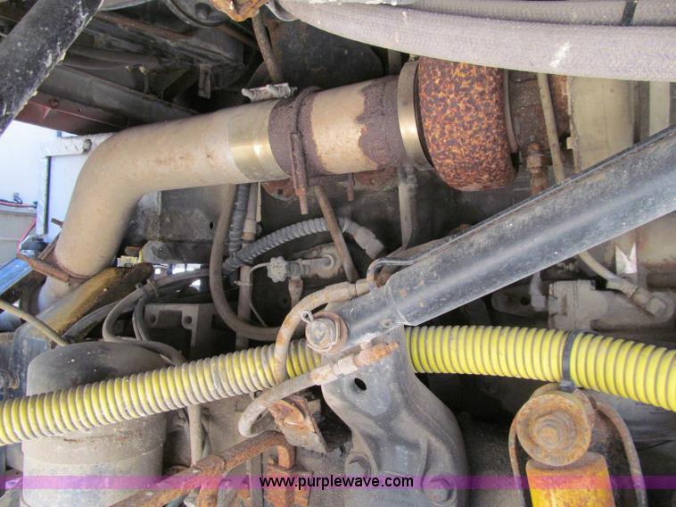 image for item D7249 1990 Ford CL9000 box truck