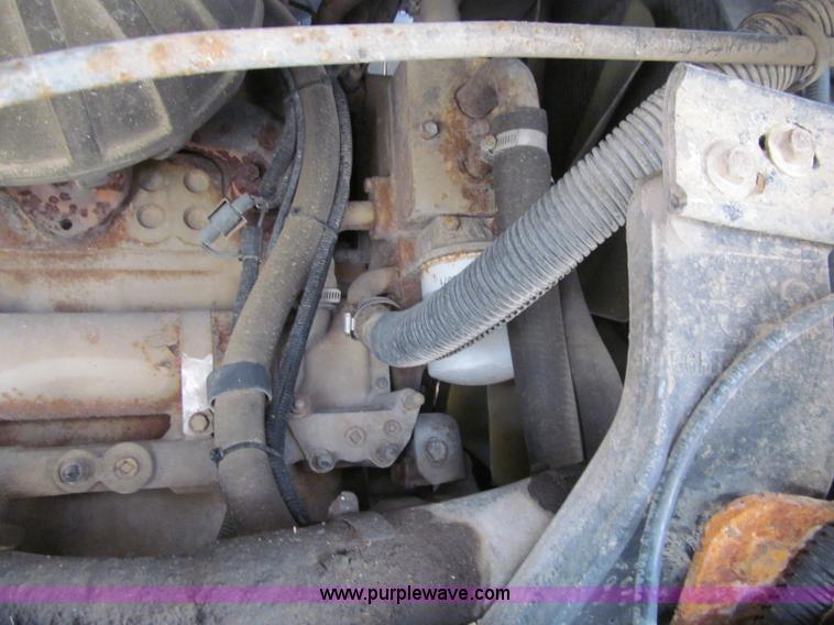 image for item D7249 1990 Ford CL9000 box truck