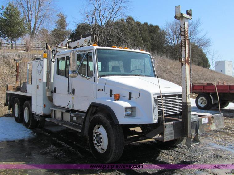 image for item D7250 2003 Freightliner FL80 Crew Cab tandem axle boom truck