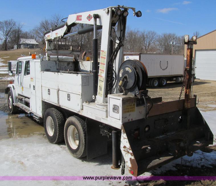 image for item D7250 2003 Freightliner FL80 Crew Cab tandem axle boom truck