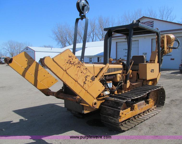 image for item D7252 1979 Case 475 crawler vibratory plow