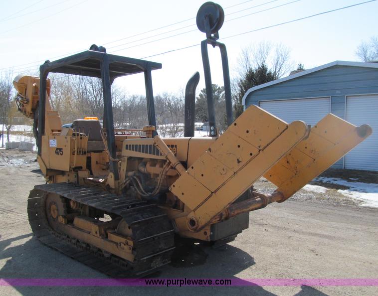 image for item D7252 1979 Case 475 crawler vibratory plow