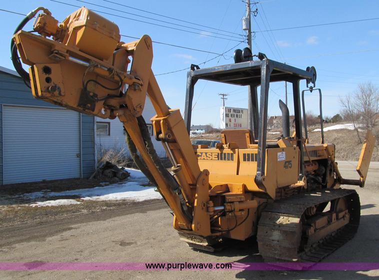 image for item D7252 1979 Case 475 crawler vibratory plow