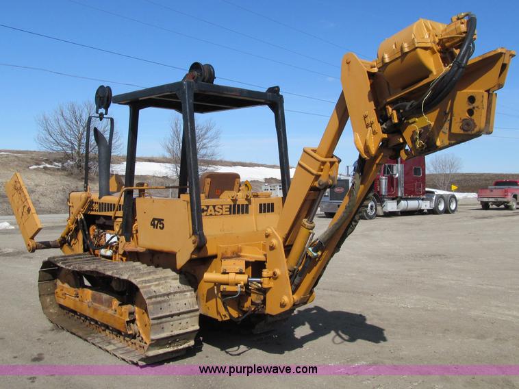 image for item D7252 1979 Case 475 crawler vibratory plow