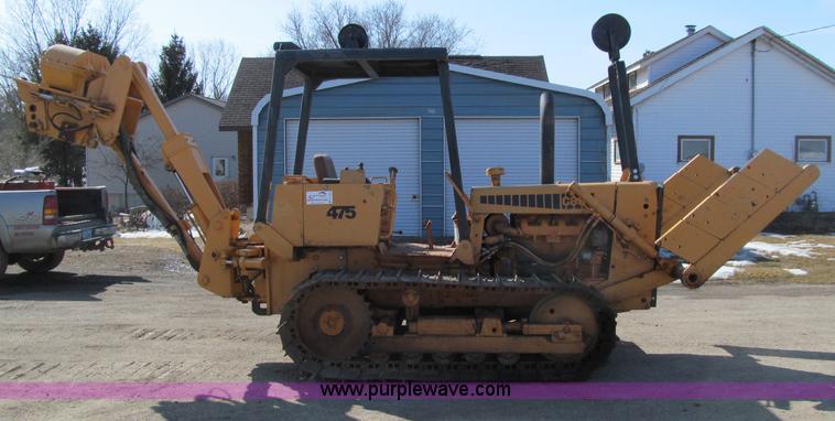 image for item D7252 1979 Case 475 crawler vibratory plow