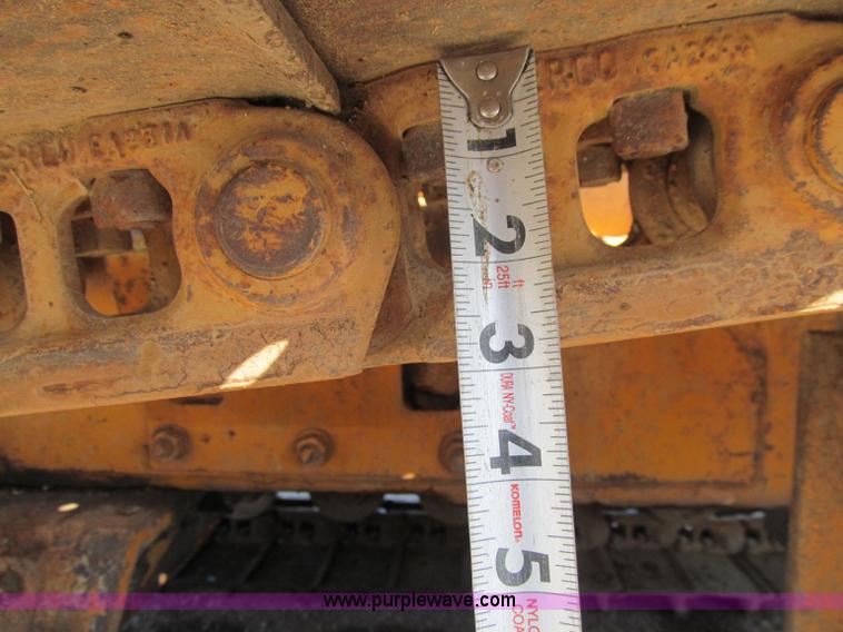 image for item D7252 1979 Case 475 crawler vibratory plow