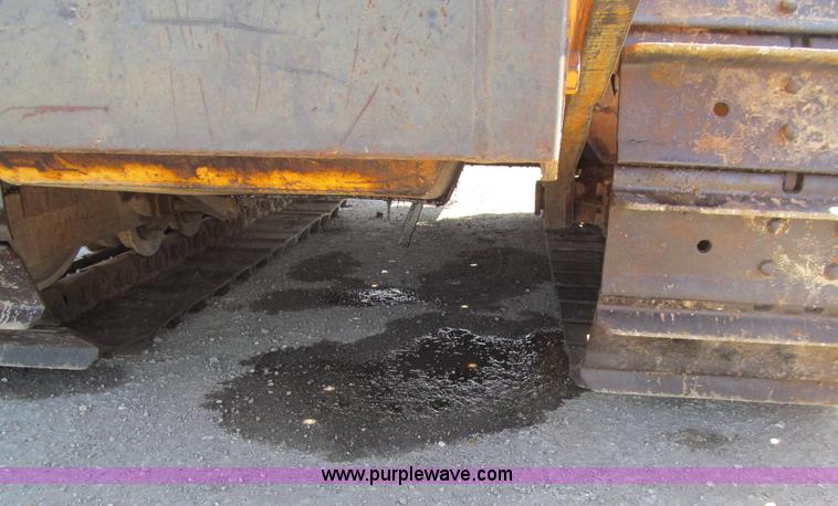 image for item D7252 1979 Case 475 crawler vibratory plow