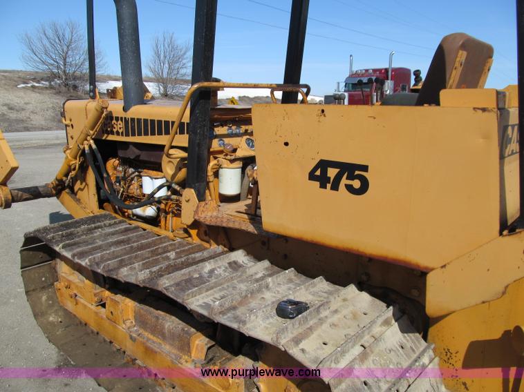 image for item D7252 1979 Case 475 crawler vibratory plow