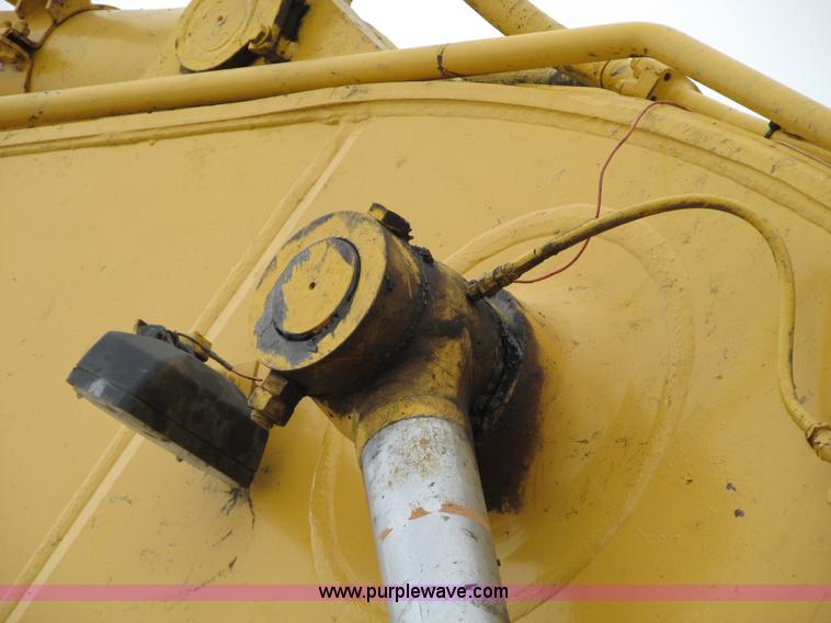 image for item E5020 2000 Komatsu PC300LC-6LE excavator